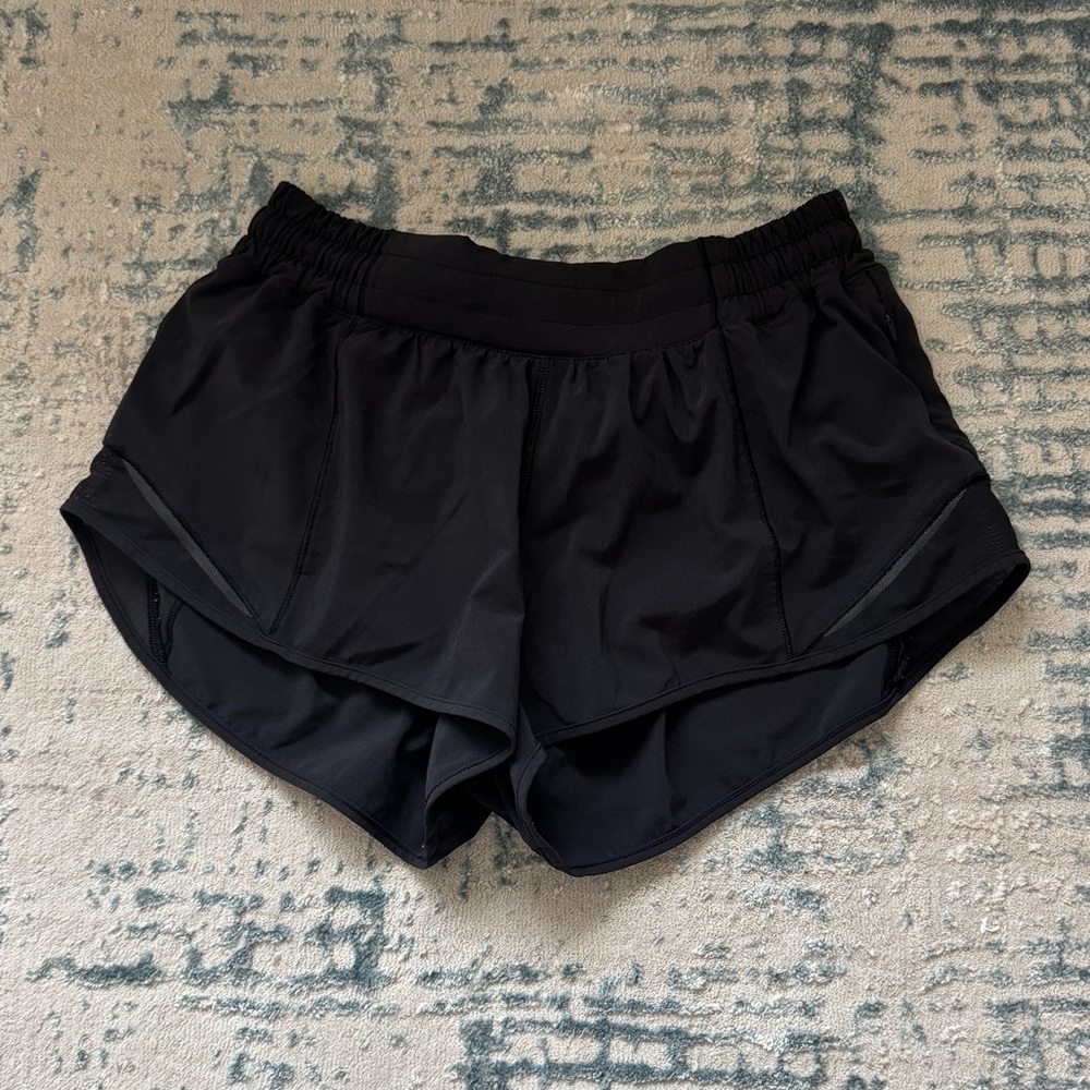 Lululemon Hotty Hot shorts 2.5 in.
